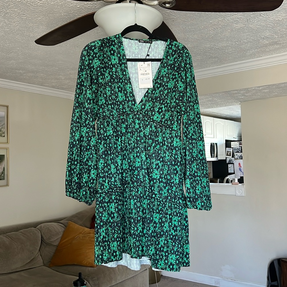 Zara green and navy floral long sleeve dress. Silky creped material